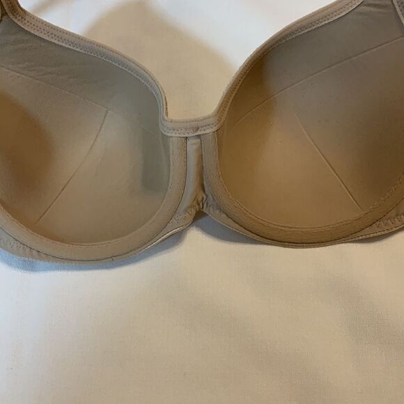 Soma 34D cream/nude bra w/underwire and lightly padded. Detail lace overlay - Picture 5 of 8